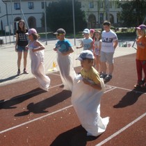 1.A - Barevný týden, zdravá svačinka, Dětský den