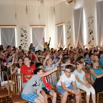 Koncert ZUŠ Hostinné "Vůně dálek"