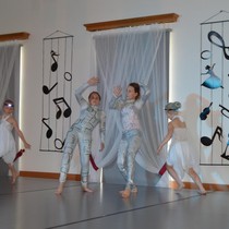 Taneční vystoupení ZUŠ a ŠD - "Svět"
