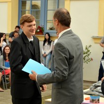 Slavnostní předávání vysvědčení vycházejícím žákům