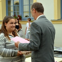 Slavnostní předávání vysvědčení vycházejícím žákům