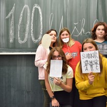 Fotokoutek z projektu 100 let ZŠ