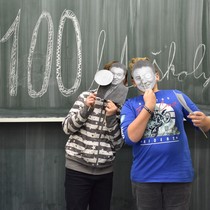 Fotokoutek z projektu 100 let ZŠ