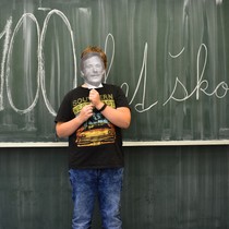 Fotokoutek z projektu 100 let ZŠ