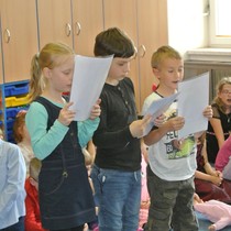 Vystoupení 1.B pro maminky